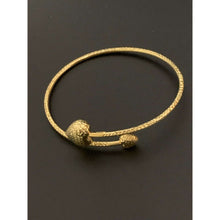 Load image into Gallery viewer, 18K Gold Bracelet Bangle Double Hearts 7 inches 3.72 grams