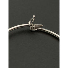 Load image into Gallery viewer, 18K Gold Bracelet Bangle White Gold 2.36 grams 6 inches Small Extra Small 2.36 grams