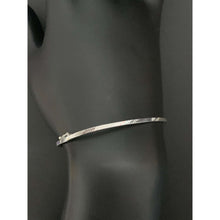 Load image into Gallery viewer, 18K Gold Bracelet Bangle White Gold 2.36 grams 6 inches Small Extra Small 2.36 grams