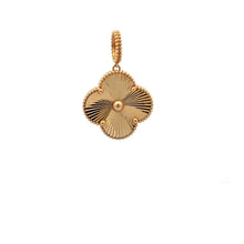 Load image into Gallery viewer, 18K Gold Pendant Clover Large