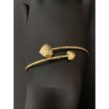 Load image into Gallery viewer, 18K Gold Bracelet Bangle Double Hearts 7 inches 3.72 grams