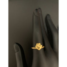 Load image into Gallery viewer, 18K Gold Ring Heart 1.08 grams Size 6 - Rafant