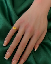 Load image into Gallery viewer, 18K Gold Ring Heart 1.08 grams Size 6 Minimalist