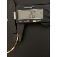 Load image into Gallery viewer, 18K Gold Bracelet Bangle Wave Twist Clip Oval Size 6.5 inches 2.56 grams