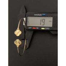 Load image into Gallery viewer, 18K Gold Bracelet Bangle Flower 3.55 grams Size 6.25 inches - Rafant