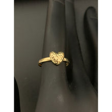 Load image into Gallery viewer, 18K Gold Ring Heart 0.71 grams Size 5.5 - Rafant