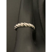 Load image into Gallery viewer, 18K White Gold Ring Size 5.5 - Rafant