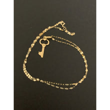 Load image into Gallery viewer, 18K Saudi Gold Necklace Chain 17.75 inches with Key Pendant - Rafant