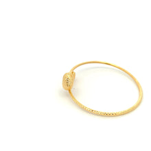 Load image into Gallery viewer, 18K Yellow Gold Bracelet Bangle Heart Size Size 6.5 inches - Rafant