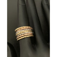 Load image into Gallery viewer, 18K Gold Ring Seven Days Tricolor White Yellow Rose 2.23 grams Size 5.5 - Rafant