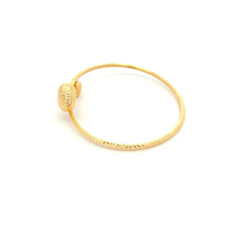 Load image into Gallery viewer, 18K Yellow Gold Bracelet Bangle Heart Size Size 6.5 inches - Rafant