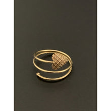 Load image into Gallery viewer, 18K Gold Ring Spiral Heart 1.77 grams Size 5.5 - Rafant