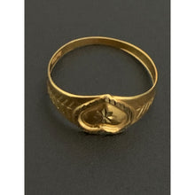 Load image into Gallery viewer, 18K Gold Ring Heart 0.78 gram Size 5.75 - Rafant