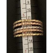 Load image into Gallery viewer, 18K Gold Ring Five Days Tricolor White Yellow Rose 1.65 grams Size 6 - Rafant