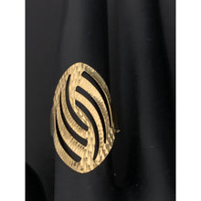 Load image into Gallery viewer, 18K Gold Ring 1.31 grams Size 5.5 - Rafant