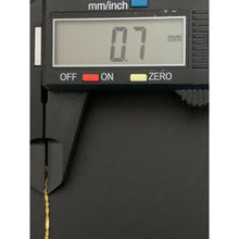 Load image into Gallery viewer, 18K Gold Necklace Chain 18 inches Clover Flower 1.90 grams - Rafant