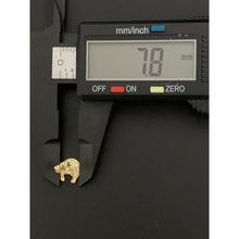 Load image into Gallery viewer, 18K Gold Earrings Stud Horseshoe 1.23 grams - Rafant