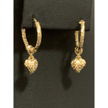 Load image into Gallery viewer, 18K Gold Earrings Hoops Heart 2.47 grams - Rafant