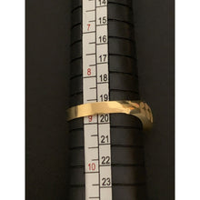 Load image into Gallery viewer, 18K Gold Ring Heart 1.27 grams Size 8.75 - Rafant