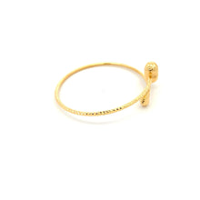 Load image into Gallery viewer, 18K Yellow Gold Bracelet Bangle Heart Size Size 6.5 inches - Rafant