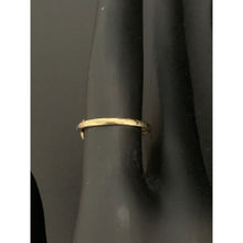 Load image into Gallery viewer, 18K Gold Ring Leaves 1.38 grams Size 5 - Rafant