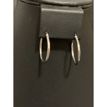 Load image into Gallery viewer, 18K Gold Earrings Hoops Loops White Gold 1.38 grams - Rafant