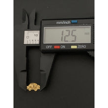 Load image into Gallery viewer, 18K Gold Earrings Stud Car 1.47 grams - Rafant
