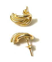 Load image into Gallery viewer, New 18K Saudi Gold Stud Earrings - Rafant