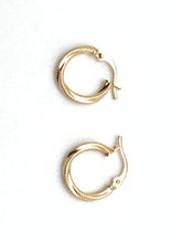 Load image into Gallery viewer, New Real 18K Saudi Gold Hoops/Loops Twisted Earrings Small 0.88 grams - Rafant