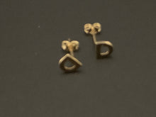 Load image into Gallery viewer, New Real 18K Saudi Gold Small Stud D Earrings - Rafant