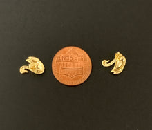 Load image into Gallery viewer, New Real 18K Japan Gold Swan Stud Earrings - Rafant