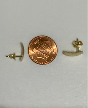 Load image into Gallery viewer, 18K Gold Frosted Rectangle Stud Earrings - Rafant