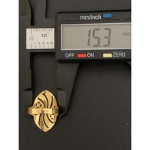 Load image into Gallery viewer, 18K Gold Ring 1.33 grams Size 6.5 - Rafant