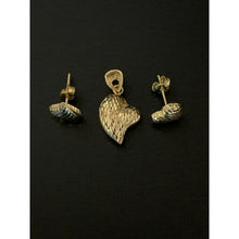 Load image into Gallery viewer, 18K Saudi Gold Stud Heart Earrings Puffed Heart Pendant Set - Rafant