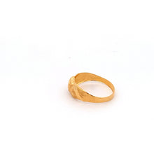Load image into Gallery viewer, 18K Yellow Gold Ring Heart 1.27 grams Size 7 - Rafant