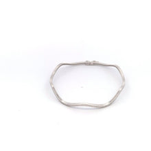 Load image into Gallery viewer, 18K White Gold Bracelet Wave 1.59 grams Oval - Rafant