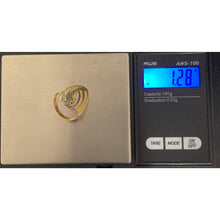 Load image into Gallery viewer, 18K Gold Ring 1.28 grams Size 6.5 - Rafant