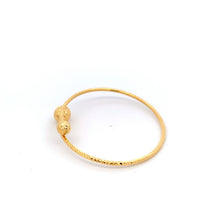Load image into Gallery viewer, 18K Yellow Gold Bracelet Oval Cuff 3.86 grams 6.25 inches - Rafant