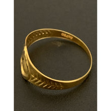Load image into Gallery viewer, 18K Gold Ring Heart 0.78 gram Size 5.75 - Rafant