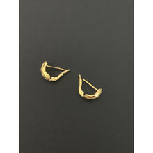 Load image into Gallery viewer, 18K Saudi Gold Earrings French Clips 1.28 grams - Rafant