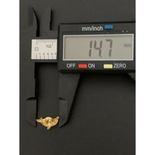 Load image into Gallery viewer, 18K Gold Earrings Stud Dolphin 1.20 grams - Rafant