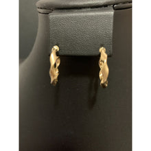 Load image into Gallery viewer, 18K Gold Earrings Hoops Loops Twist 1.51 grams - Rafant