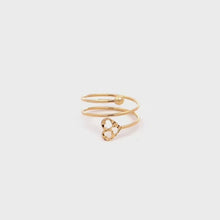 Load and play video in Gallery viewer, 18K Yellow Gold Ring Heart Spiral 1.03 grams Size 6.5