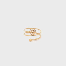 Load and play video in Gallery viewer, 18K Yellow Gold Ring Flower Spiral 1.08 grams Size 8