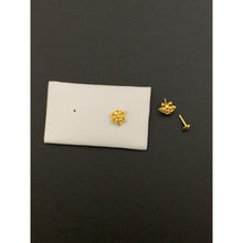 Load image into Gallery viewer, 18K Gold Stud Earrings Screw Type Star 0.41 grams - Rafant