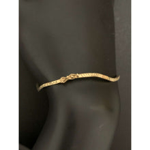 Load image into Gallery viewer, 18K Gold Bracelet Bangle Clip Wave Oval Size 6.5 inches 1.76 grams
