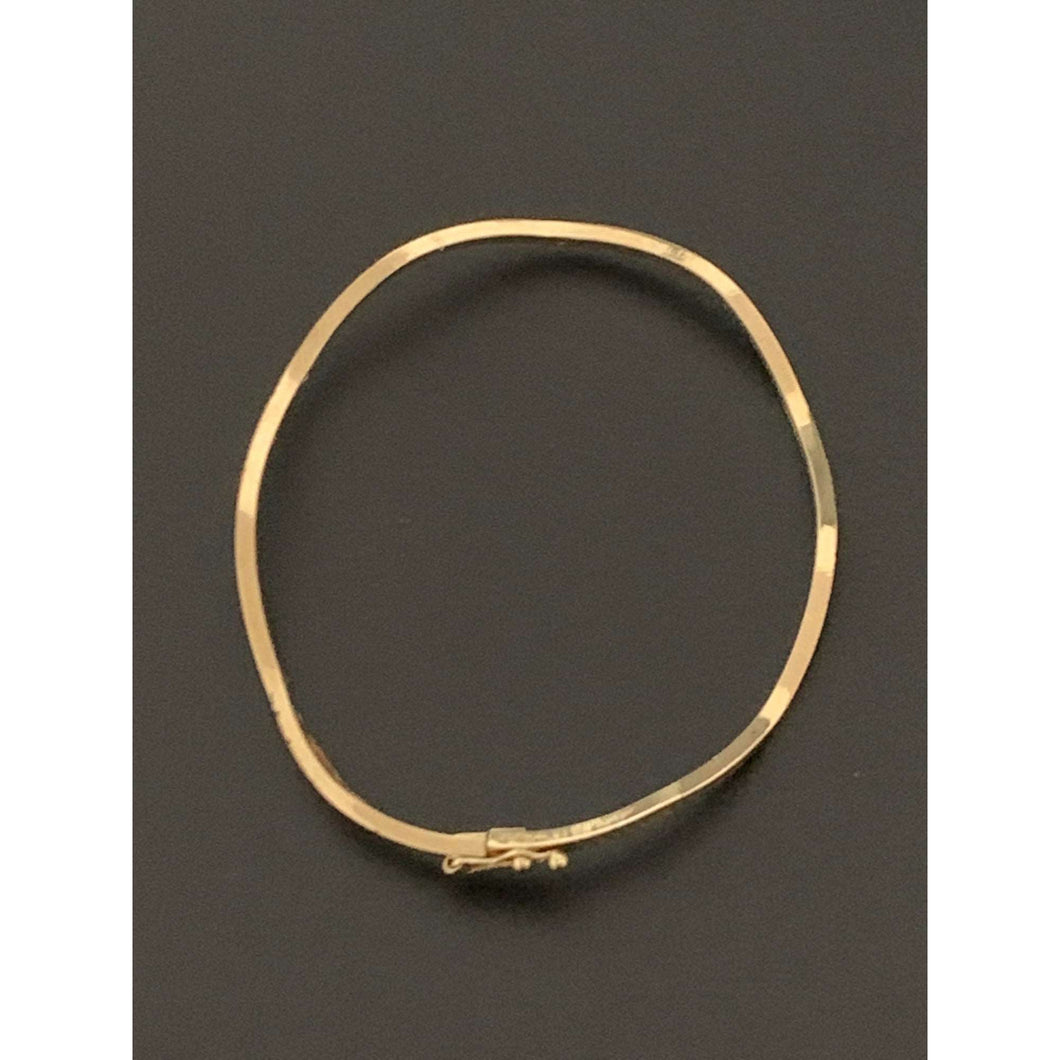 18K Gold Bracelet Bangle Clip Wave Oval Size 6.5 inches 1.76 grams