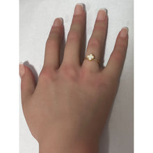 Load image into Gallery viewer, 18K Gold Ring Flower White Mother of Pearl Size 5 - Rafant
