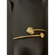 Load image into Gallery viewer, 18K Gold Bracelet Bangle Double Hearts 7 inches 3.72 grams
