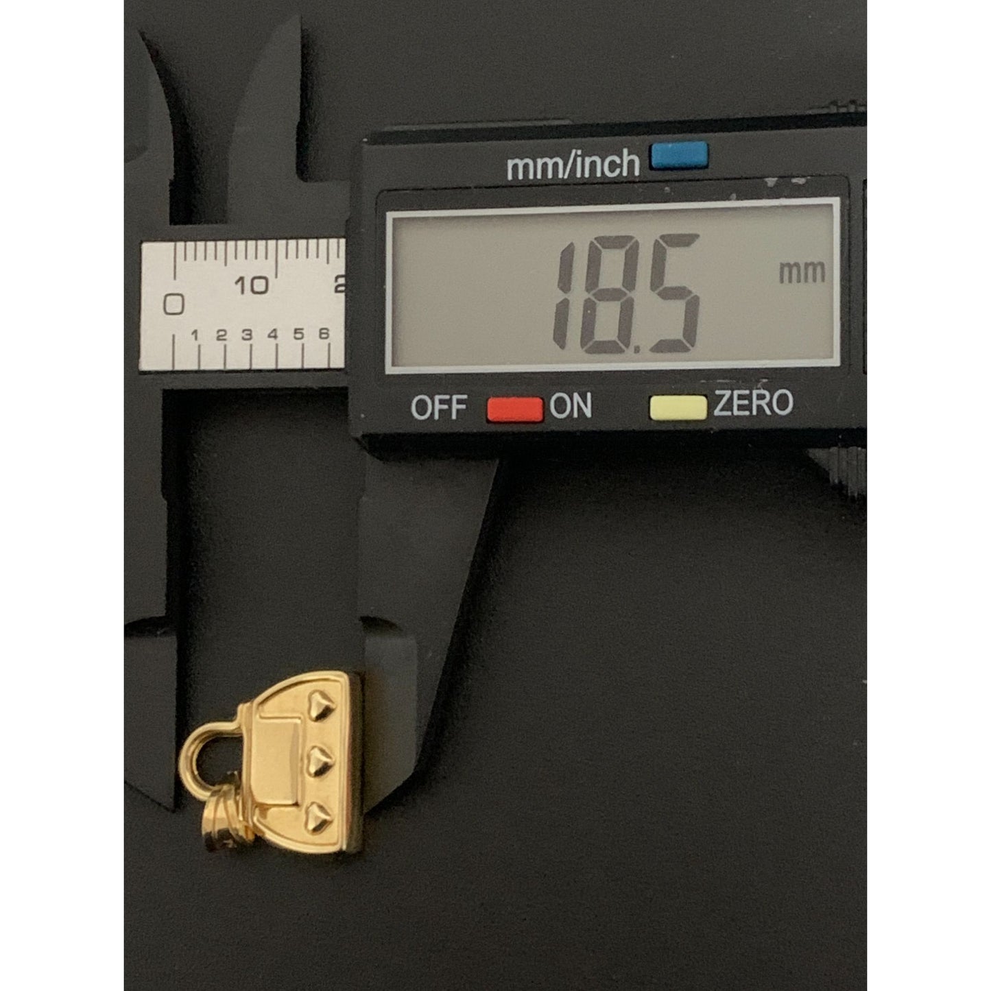 18K Gold Pendant Bag 2.22 grams - Rafant